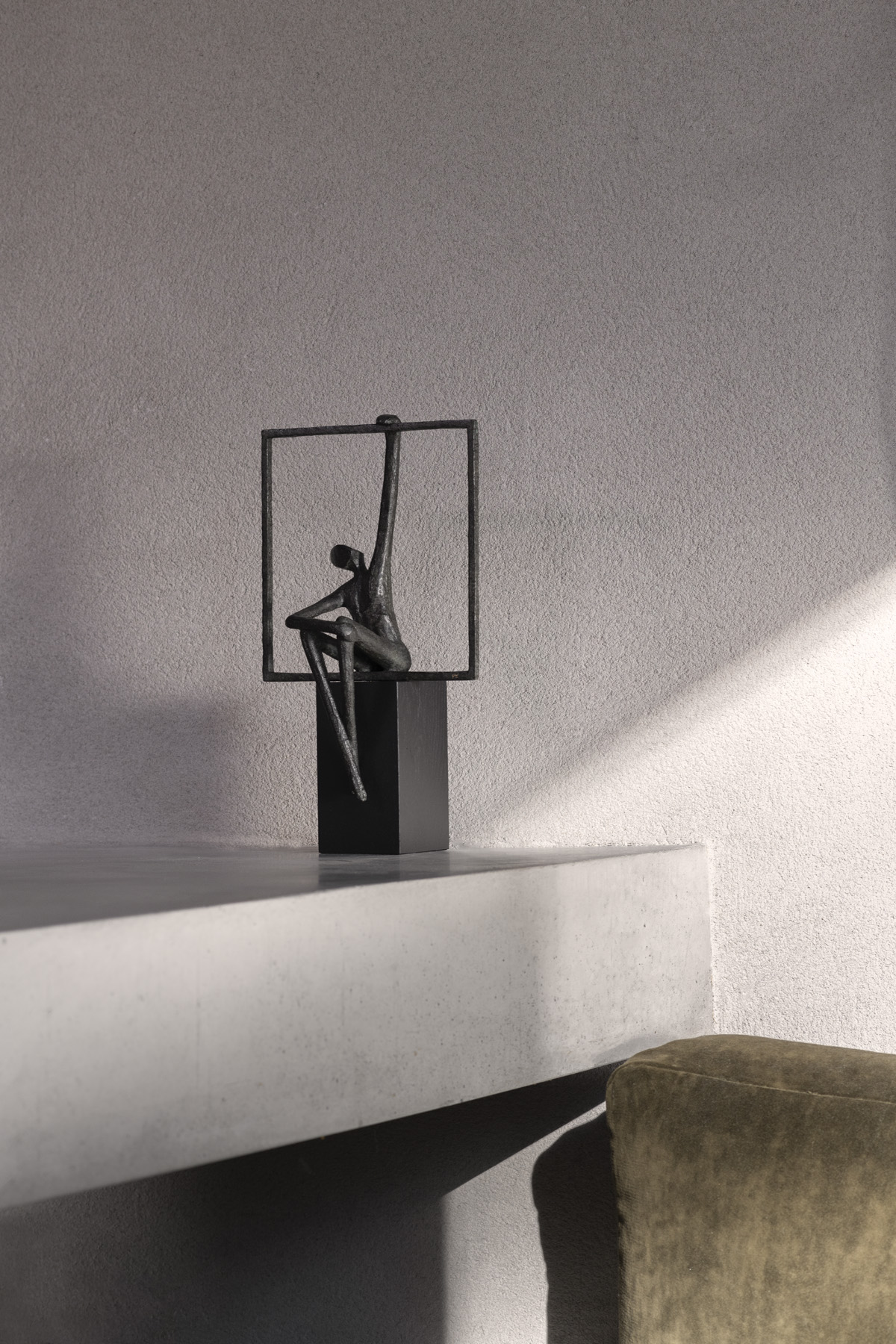 GND-GA374 Artus by Guy Buseyne